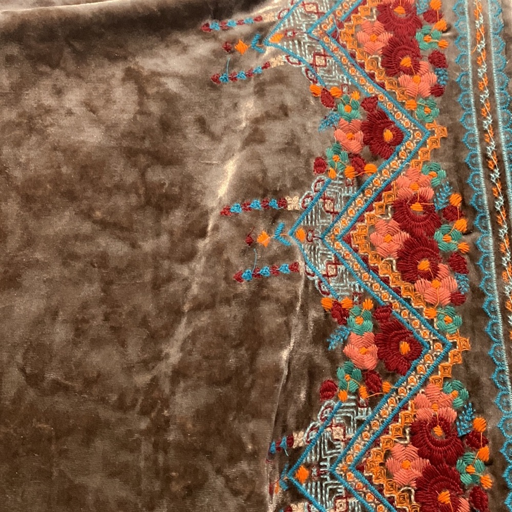 Beautiful Retro boho Taupe Crushed Velvet Kimono with an embroidered Trim ! OS - Picture 2 of 3